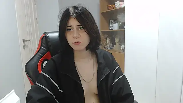 TinaQuiin online show from 09/29/25, 08:10