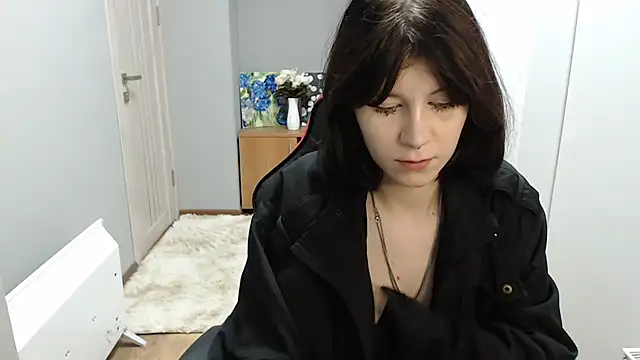 TinaQuiin online show from 11/18/25, 08:50