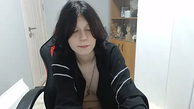 TinaQuiin online show from 09/22/25, 08:09