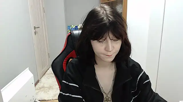 TinaQuiin online show from 11/23/25, 08:46