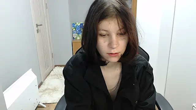 TinaQuiin online show from 11/21/25, 08:35