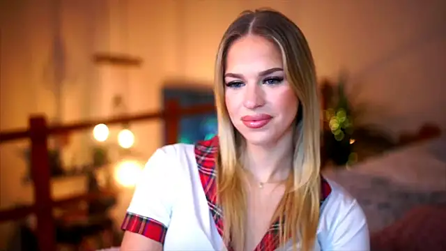 Snapshot of Emilyvanroessel chatting on 11/02/25, 07:41 Emilyvanroessel online show from 11/02/25, 07:41