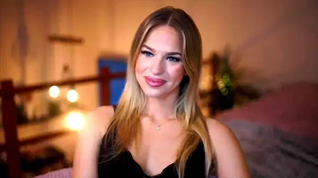 Snapshot of Emilyvanroessel chatting on 11/06/25, 05:17 Emilyvanroessel online show from 11/06/25, 05:17