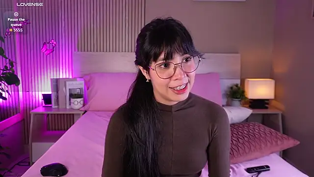 aprilqueenie online show from 05/30/26, 07:52