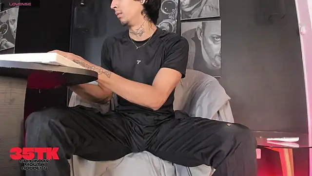 jett savage online show from 11/18/25, 03:15