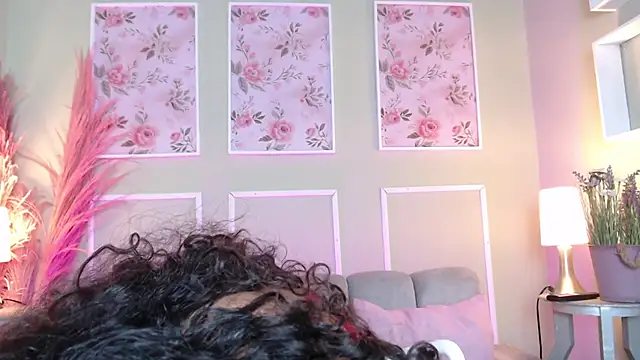 CurlyDani online show from 10/24/25, 12:04