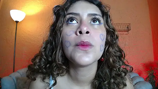 Snapshot of CurlyDani chatting on 02/15/26, 02:01 CurlyDani online show from 02/15/26, 02:01