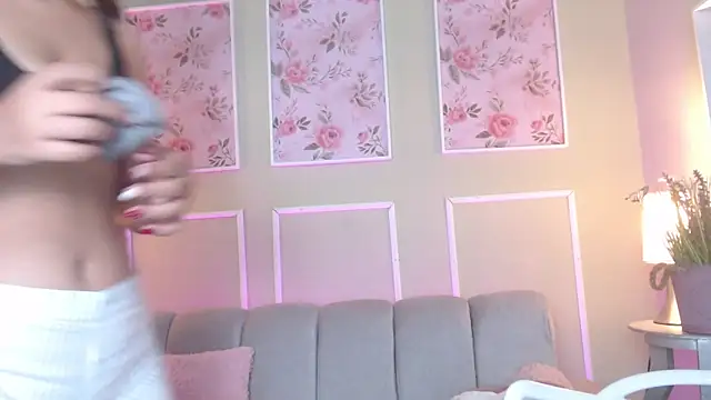 CurlyDani online show from 11/24/25, 12:05