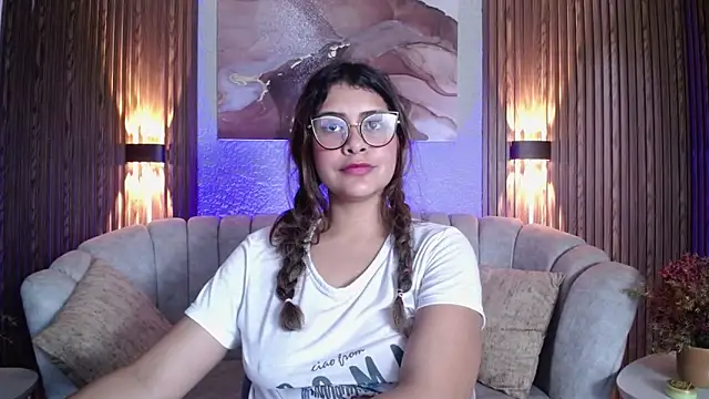 CurlyDani online show from 04/17/26, 02:09