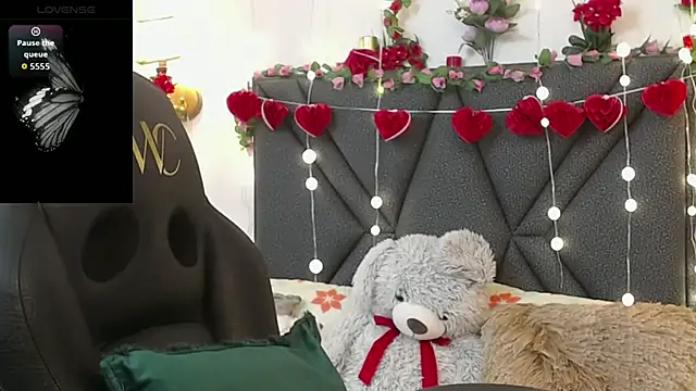 IndraKaur  online show from 03/25/26, 11:53