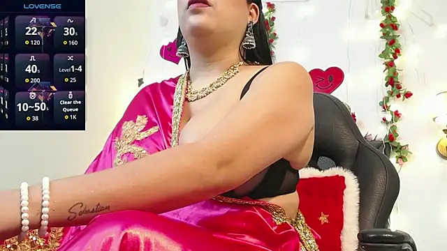 Snapshot of IndraKaur_ chatting on 05/19/26, 12:12 IndraKaur online show from 05/19/26, 12:12