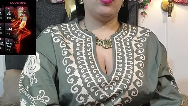 IndraKaur  online show from 11/07/25, 12:53