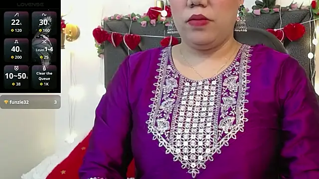 IndraKaur  online show from 04/01/26, 12:06