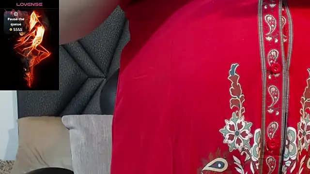 IndraKaur  online show from 11/08/25, 01:03