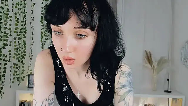 HollyVex online show from 11/23/25, 03:55