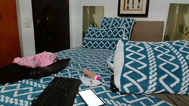 Snapshot of CandyNaynay chatting on 11/10/25, 07:30 CandyNaynay online show from 11/10/25, 07:30