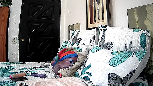 Snapshot of CandyNaynay chatting on 11/02/25, 06:51 CandyNaynay online show from 11/02/25, 06:51