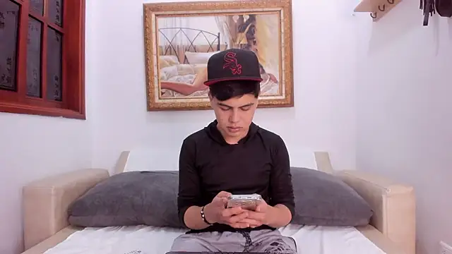 Snapshot of Felipe_Cold chatting on 01/17/26, 02:15 Felipe Cold online show from 01/17/26, 02:15