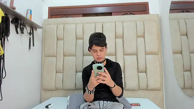 Snapshot of Felipe_Cold chatting on 02/05/26, 02:40 Felipe Cold online show from 02/05/26, 02:40