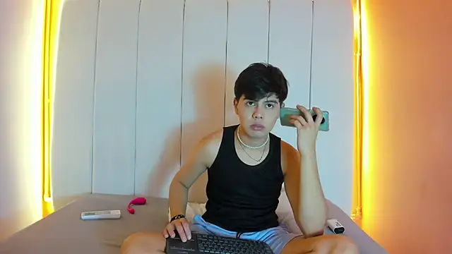 Snapshot of Felipe_Cold chatting on 02/10/26, 02:54 Felipe Cold online show from 02/10/26, 02:54