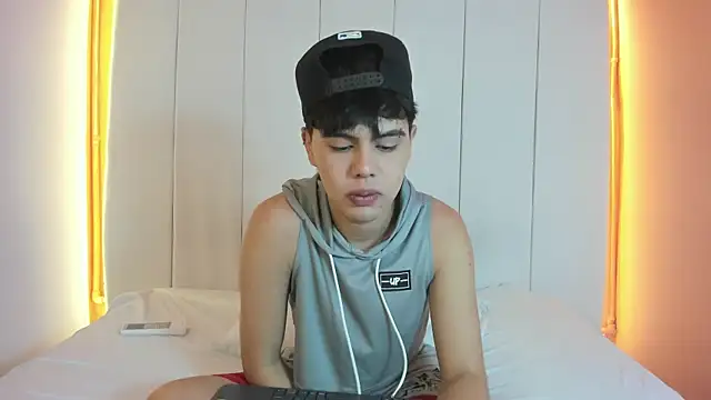 Snapshot of Felipe_Cold chatting on 02/25/26, 02:23 Felipe Cold online show from 02/25/26, 02:23