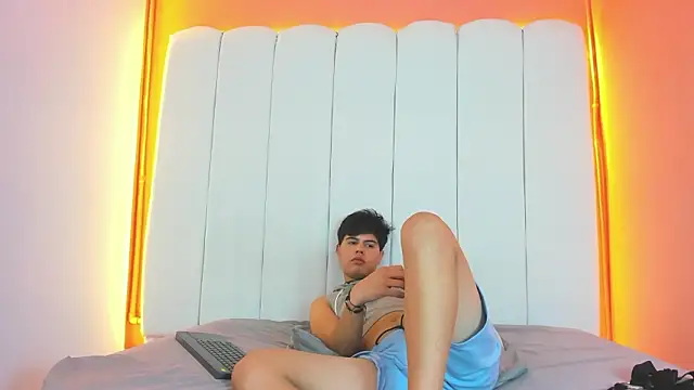 Snapshot of Felipe_Cold chatting on 02/03/26, 02:21 Felipe Cold online show from 02/03/26, 02:21