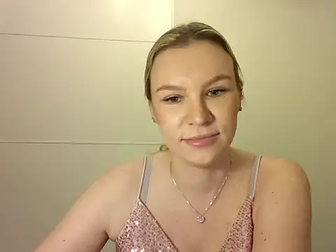 Snapshot of SadieBrilliance chatting on 10/15/25, 06:16 SadieBrilliance online show from 10/15/25, 06:16