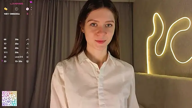 MinaMancilla online show from 10/23/25, 04:22