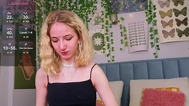 Snapshot of EmmaNovak chatting on 02/05/26, 11:50 EmmaNovak online show from 02/05/26, 11:50