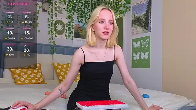 EmmaNovak online show from 10/10/25, 12:28