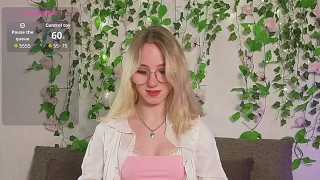 EmmaNovak online show from 03/31/26, 11:07