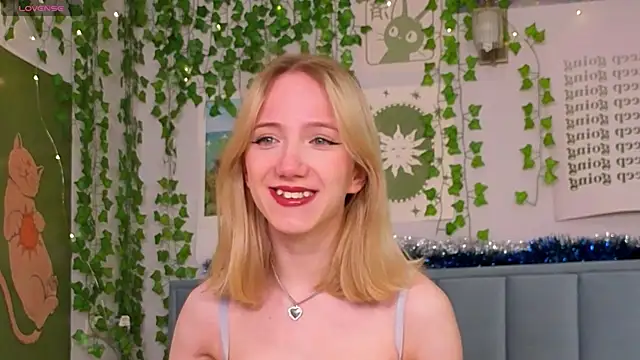 Snapshot of EmmaNovak chatting on 01/06/26, 01:04 EmmaNovak online show from 01/06/26, 01:04