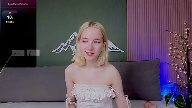 EmmaNovak online show from 09/29/25, 12:11