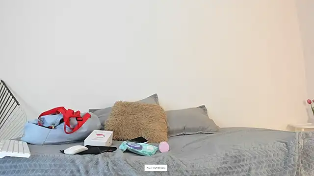  Miaa khalifa  online show from 11/20/25, 12:50