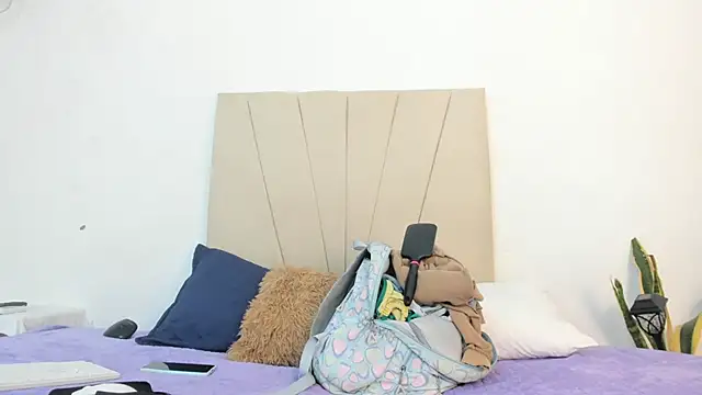  Miaa khalifa  online show from 10/11/25, 12:17