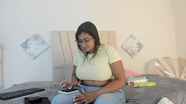  Miaa khalifa  online show from 03/06/26, 12:11