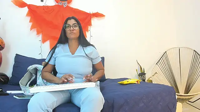  Miaa khalifa  online show from 10/27/25, 12:28