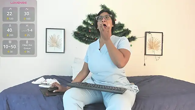  Miaa khalifa  online show from 01/06/26, 12:31