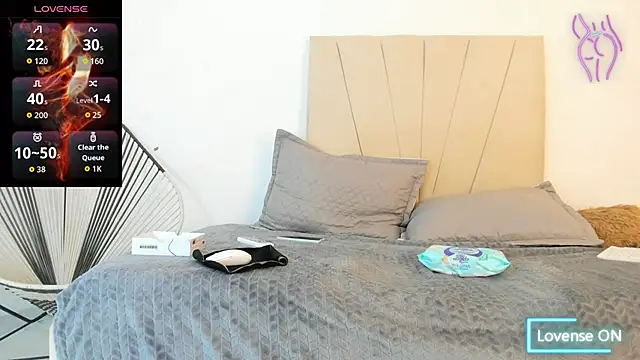  Miaa khalifa  online show from 11/05/25, 12:19