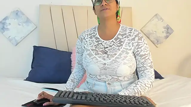  Miaa khalifa  online show from 03/10/26, 12:09