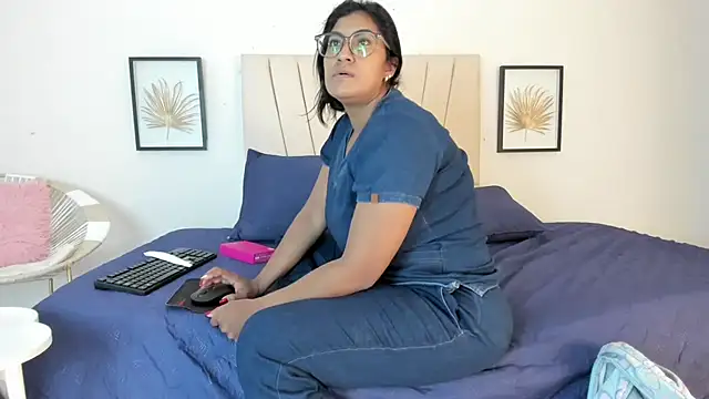  Miaa khalifa  online show from 03/21/26, 12:09