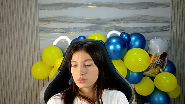 Snapshot of Cami_Boobss chatting on 09/25/25, 12:00 Cami Boobss online show from 09/25/25, 12:00