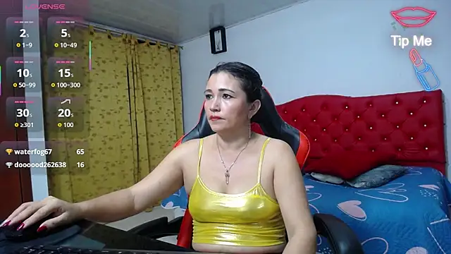 Snapshot of noelia_milf19 chatting on 06/08/26, 01:28 noelia milf19 online show from 06/08/26, 01:28