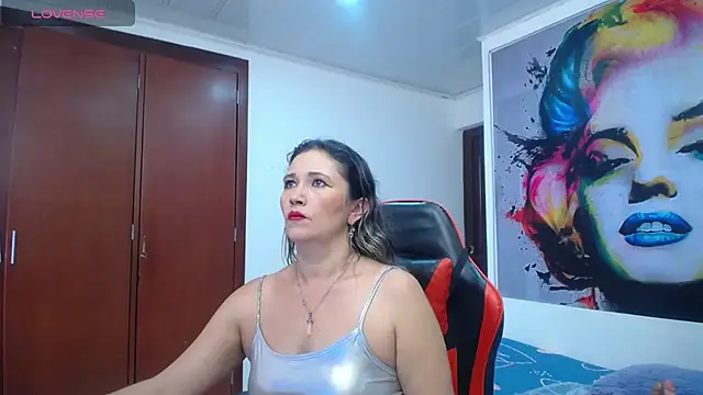 Snapshot of noelia_milf19 chatting on 07/08/26, 05:57 noelia milf19 online show from 07/08/26, 05:57