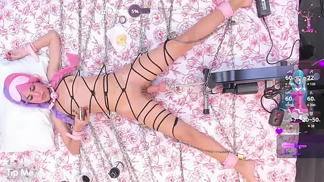 Snapshot of cherry_moon1 chatting on 01/05/26, 05:27 cherry moon1 online show from 01/05/26, 05:27