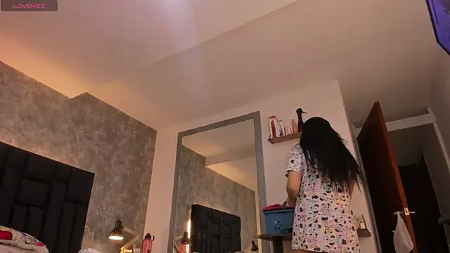 crystaldarliing online show from 12/19/25, 03:21