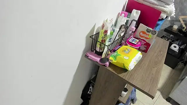 Snapshot of crystaldarliing chatting on 02/19/26, 04:04 crystaldarliing online show from 02/19/26, 04:04