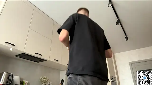 Snapshot of echowraith chatting on 09/14/25, 06:03 echowraith online show from 09/14/25, 06:03