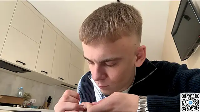 Snapshot of echowraith chatting on 09/21/25, 07:13 echowraith online show from 09/21/25, 07:13