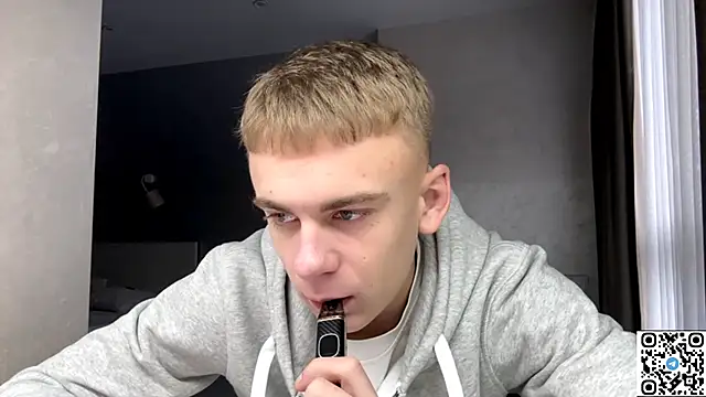 Snapshot of echowraith chatting on 11/18/25, 07:11 echowraith online show from 11/18/25, 07:11